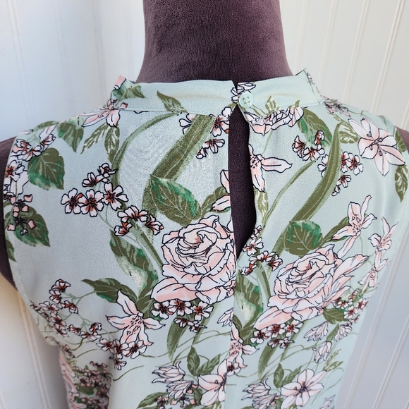 LOFT Women’s Floral Print Blue Keyhole Front Open Back Tie Sleeveless Blouse S - Picture 8 of 12